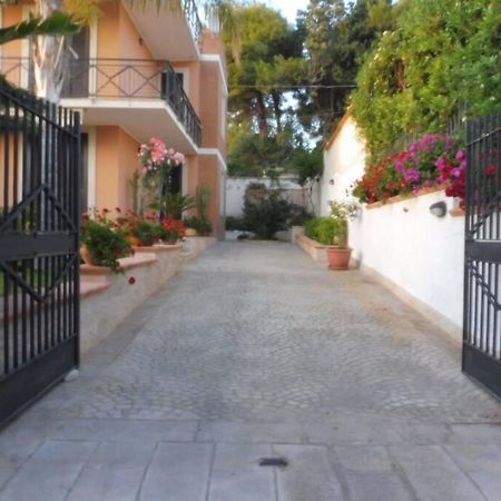 Appartamento In Villa A 100 Metri Dal Mare Fontane Bianche Exteriér fotografie